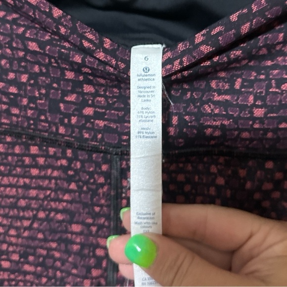 EUC - Lululemon Outrun 17” Crop Shatter Weave - Dust Coral Plum/Black - size 6 - Picture 10 of 10